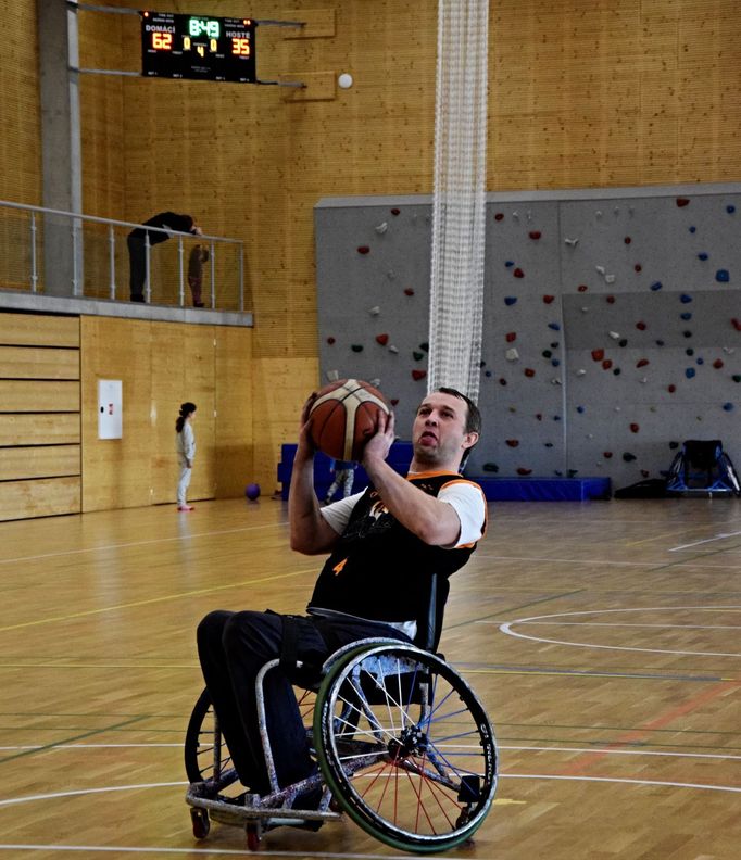 František Šindelář (Tigers České Budějovice) je hráčem, který za sebou má i zahraniční angažmá. Nyní pomáhá začínajícím basketbalistům v Českých Budějovicích.