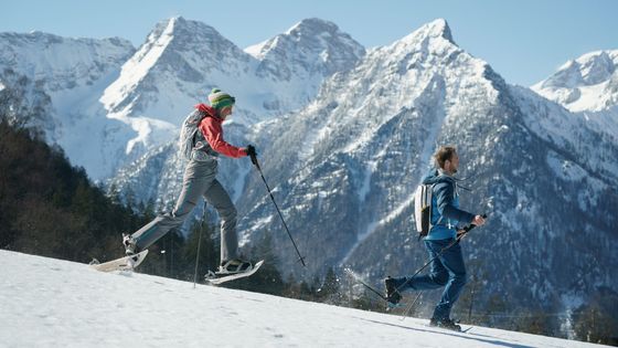 Alpské lyžování kousek od Česka. V Horním Rakousku můžete sportovat až do noci