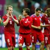 Čeští fotbalisté děkují fanouškům po utkání Česko - Portugalsko ve čtvrtfinále Eura 2012.