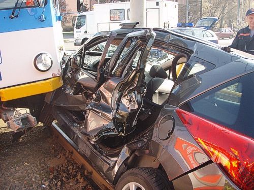 V Ostravě se srazilo auto s tramvají