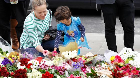 Foto: Přál bych si být stejně dobrý jako vy. Britové truchlí za zavražděnou poslankyni