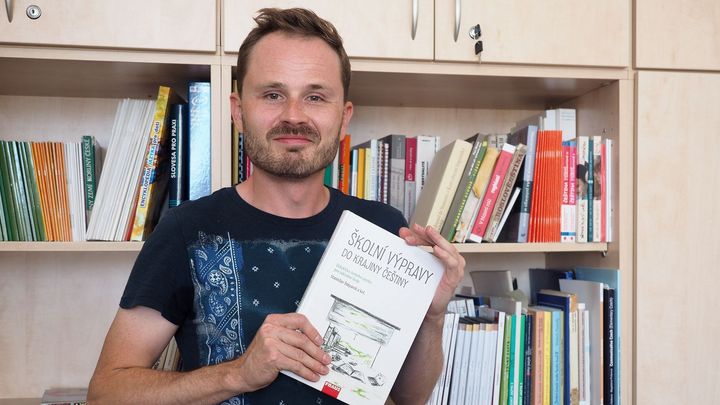 Češtinu učíme dvě stě let stejně, je čas z toho vybřednout, říká autor nové příručky
