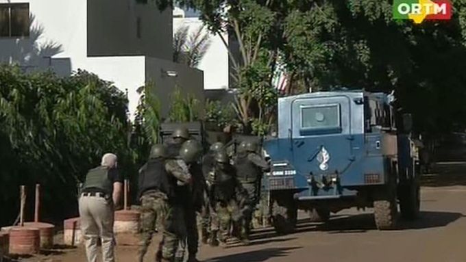 Útok na hotel v Mali.