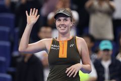 Svět tenisu v úžasu. Hvězdy ukazují luxusní dovolené, Češka pomáhá dětem v Africe