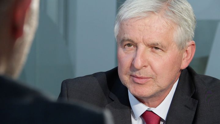 Česká ekonomika se propadne víc, než čekáme, zásahy ČNB ale nejsou třeba, míní Rusnok