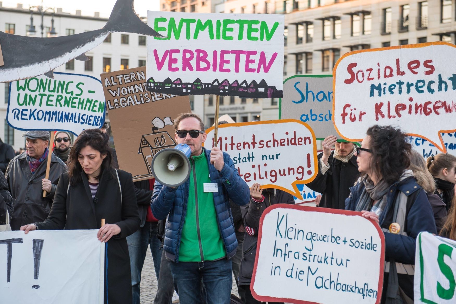 Berlín demonstrace proti vysokým nájmům únor 2019
