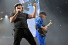 AC/DC jsou s novým albem zpět na špici žebříčku. Zpěvák překonal problémy se sluchem