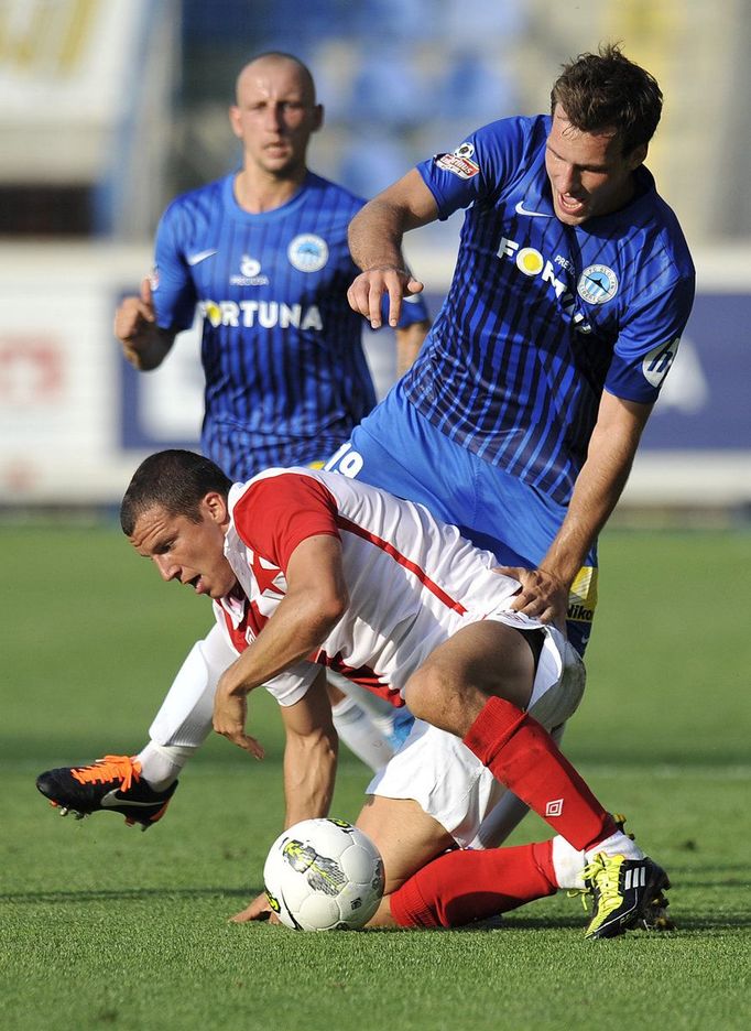 Michal Rabušic (vpravo) v souboji s Martinem Dostálem ze Slavie