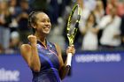 Mladičká senzace z Kanady. Osmnáctiletá Leylah Fernandezová je v osmifinále US Open.