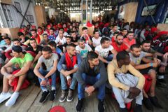 Státy EU uprchlické kvóty nenaplnily ani ze třetiny. Závazky splnila pouze Malta