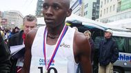 Vítěz pardubického půlmaratonu Keňan Samuel Mwangi útočil na nejlepší čas na českém území. Chyběla mu 1 minuta a 5 vteřin.