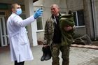 V Česku se léčí první zranění ukrajinští vojáci, stráví měsíc v lázních na Karvinsku