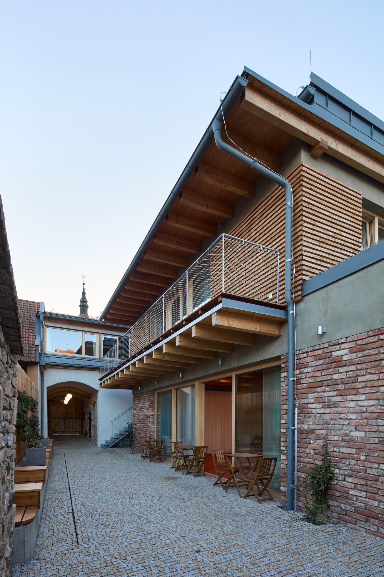 dům s kavárnou, domek, dům, kavárna, jóga, studio, přestavba, realizace, architektura