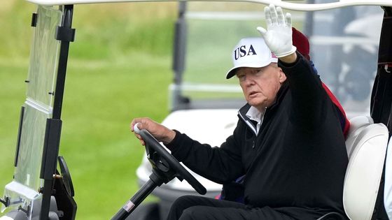 Trumpův superhektický víkend ve Skotsku: 10 momentů golfového "blitzkriegu"