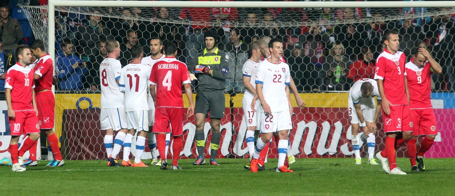 Čeští fotbalisté v kvalifikačním utkání MS 2014 proti Maltě v Plzni.