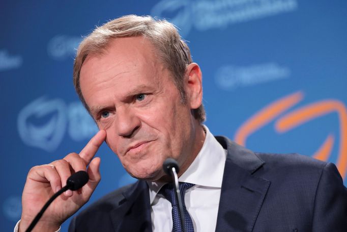 Donald Tusk na tiskové konferenci Občanské platformy.