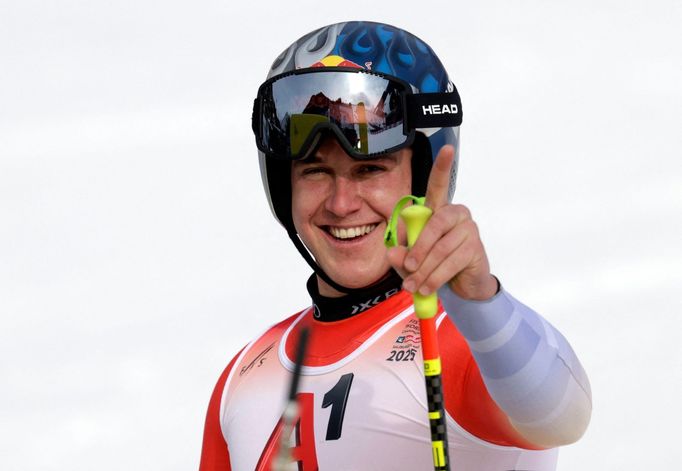 Vítězný Franjo Von Allmen v závodě ve sjezdu mužů na MS v Saalbachu 2025