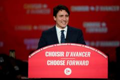 Kanadští liberálové premiéra Trudeaua ztratili většinu, u moci se ale udrží