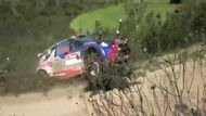 Šampionem roku 2013 v počtu efektních havárií byl bez pochyby Robert Kubica, Expilot formule 1 boural každou chvíle. Na Portugalské rallye to vzal přes příkop,...