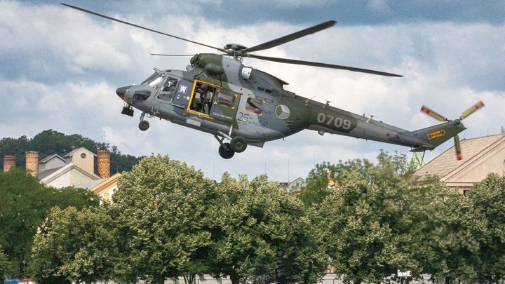 Vláda schválila obrannou strategii země. Kvůli Rusku počítá i s dlouhotrvající válkou