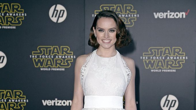 Daisy Ridley na premiéře Star Wars: Síla se probouzí