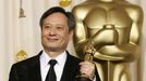 Ang Lee s Oscarem za režii snímku Zkrocená hora