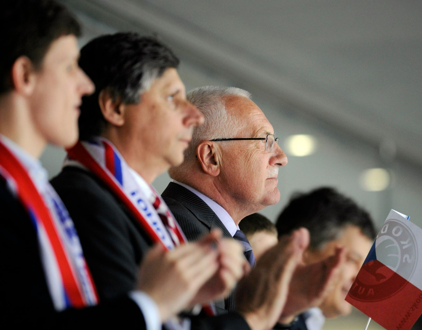 Finále MS 2010 v hokeji, Česko - Rusko: Prezident Václav Klaus a premiér Jan Fischer