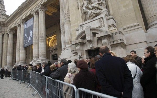 Yves Saint Laurent - aukce