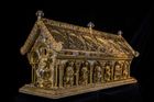 Celkový pohled na relikviář sv. Maura, uložený v zámku Bečov nad Teplou. Je to jedna z nejcennějších zlatnických památek na našem území.