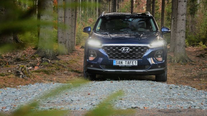 Hyundai Santa Fe už nemůže být jen levnou alternativou k BMW X5. Vyzkoušeli jsme ho
