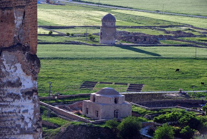 Starověké město Hasankeyf v Turecku, které zatopí  plánovaná vodní přehrada.