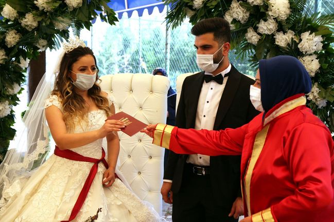 Svatby se kvůli pandemii odkládají