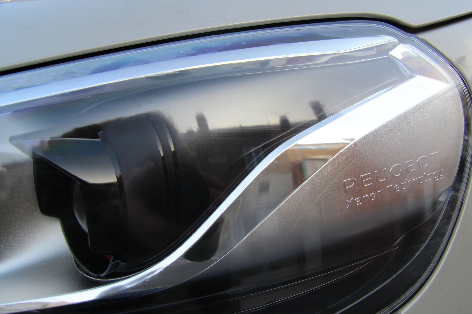 Peugeot Traveller - xenonové světlomety