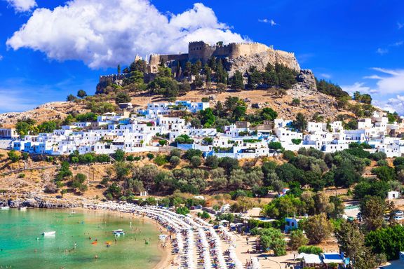 Městečko Lindos na řeckém ostrově Rhodos.