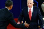 Obama vede nad McCainem o 4 procenta, říká průzkum