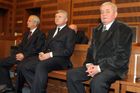 Jan Przybyla, Viktor Koláček a Petr Otava u Krajského soudu v Hradci Králové