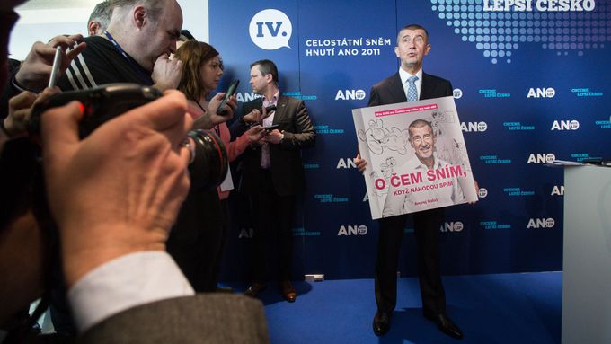 Znovu zvolený šéf hnutí ANO Andrej Babiš dal na celorepublikovém sněmu nahlédnout do toho, jak sní o lepším Česku. Podrobnou vizi fungování státu chce hnutí ANO představit během jara.