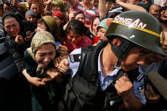 Zavřete internační tábory pro Ujgury, vyzvali Turci Čínu. Rozhořčila je smrt umělce