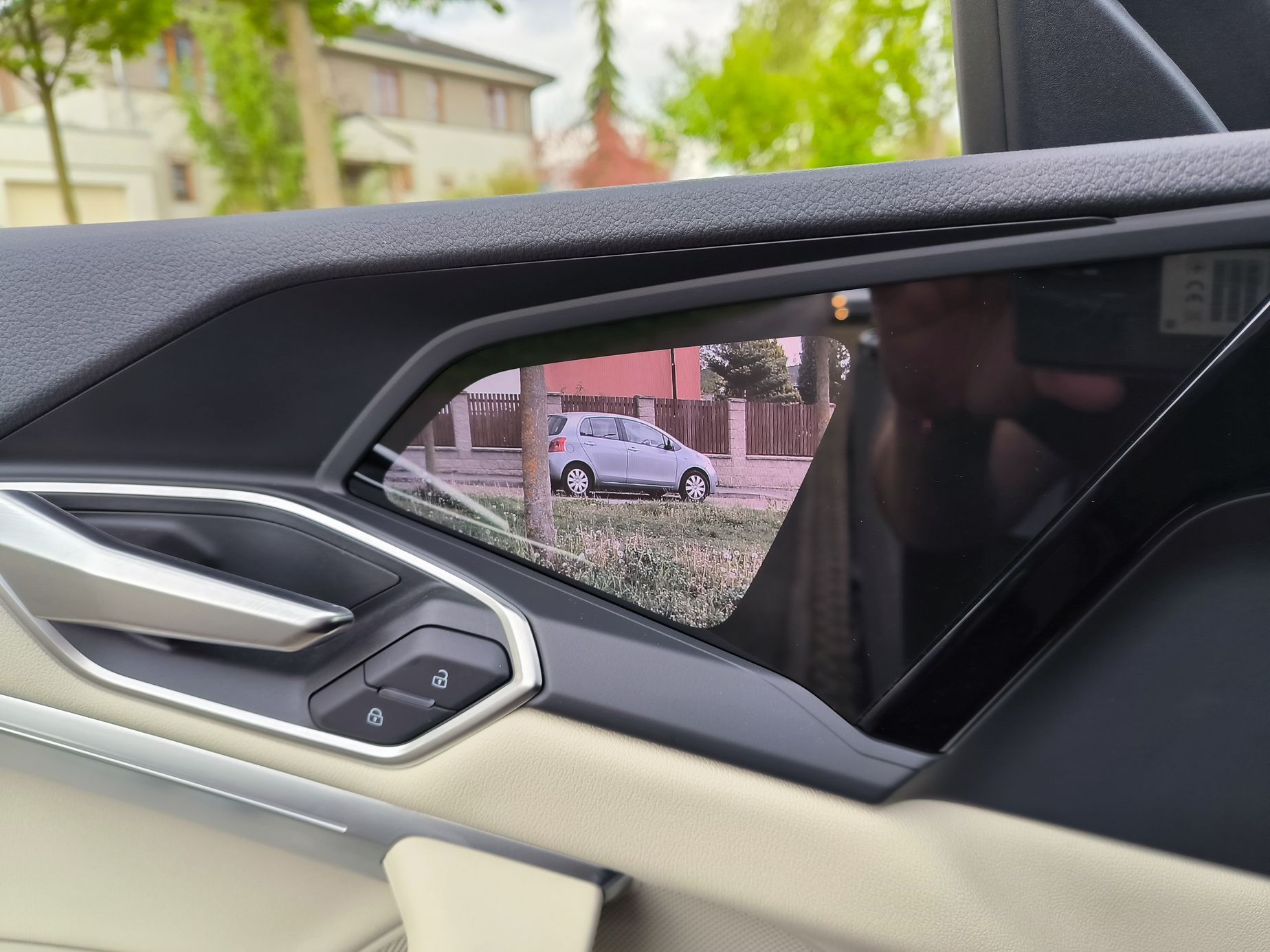 Audi Q8 55 e-tron (2023)