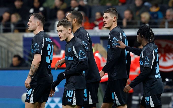 Patrik Schick se raduje se svými spoluhráči