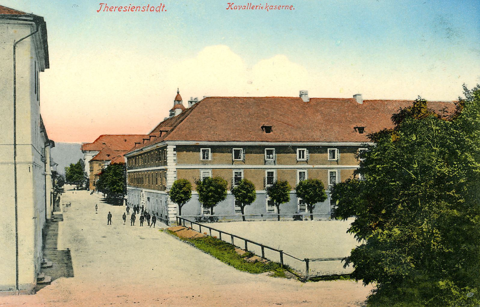 Chátrající Velká pevnost Terezín, kasárna - historické foto