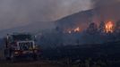 The Little Bear Fire burns in the Lincoln National Forest near Ruidoso, New Mexico, in this June 14, 2012 U.S. Forest Service handout photo. Some of the 2,500 people forced to evacuate their central New Mexico houses by wildfires raging near the resort village of Ruidoso began returning home this week with the help of National Guard troops, officials said. Photo taken June 14, 2012. REUTERS/Kari Greer/US Forest Service/Handout (UNITED STATES - Tags: DISASTER ENVIRONMENT) FOR EDITORIAL USE ONLY. NOT FOR SALE FOR MARKETING OR ADVERTISING CAMPAIGNS. THIS IMAGE HAS BEEN SUPPLIED BY A THIRD PARTY. IT IS DISTRIBUTED, EXACTLY AS RECEIVED BY REUTERS, AS A SERVICE TO CLIENTS Published: Čer. 17, 2012, 9:50 odp.