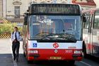 Studenti v Brně řídí autobusy. Riskantní, varuje expert