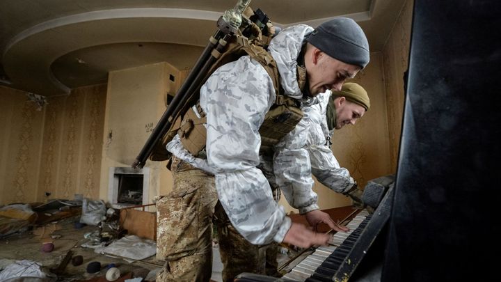 Dva muži na Ukrajině bojovali za separatisty, hrozí jim dvacet let za terorismus