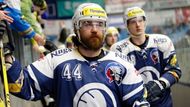 A ještě jednou Plzeň. Zlý muž Plzně Ryan Hollweg má na svém kontě slušných 228 odehraných utkání NHL, v nichž dostal 349 minut.