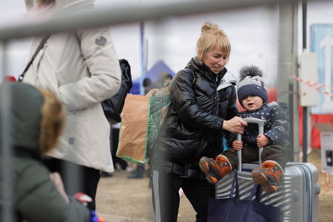 Ukrajinští uprchlíci ve Vyšném Německém na Slovensku, kam se dostali z Užhorodu.