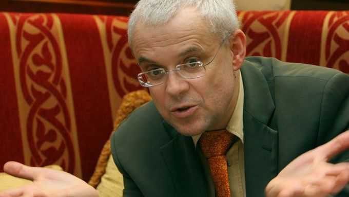 Vladimír Špidla, expremiér z ČSSD, by v Bruselu rád zůstal. Umožní mu to povolební vláda?