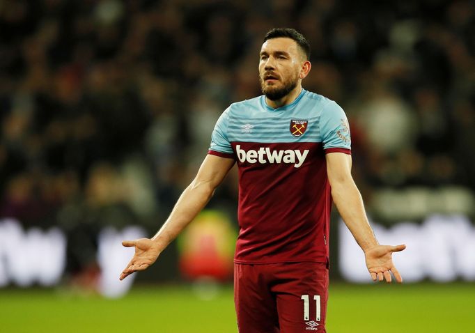 Soccer Football - Premier League - West Ham United v Liverpool - London Stadium, London, Britain - January 29, 2020   West Ham United's Robert Snodgrass reacts          R