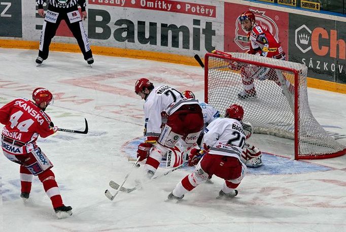 HC SLavia Praha - HC Oceláři Třinec během utkání play off.