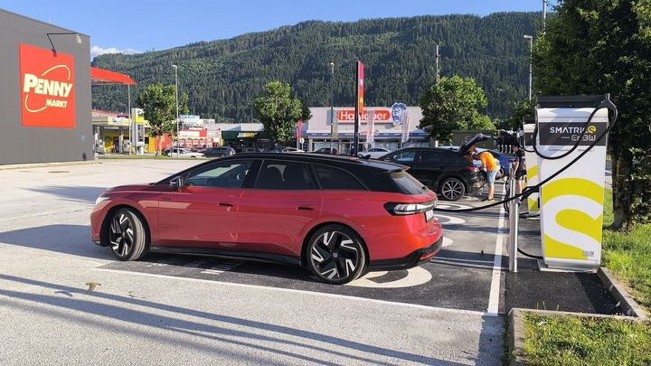 Elektromobil na dlouhou cestu? Realita je jiná, než varují předsudky; Zdroj foto: Jakub Stehlík